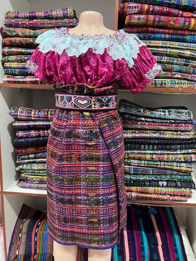 Traje combo reservar, #3 corte, blusa y faja.